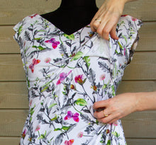 Load image into Gallery viewer, VeNove Floral versatile maternity and nursing dress with kimono sleeves