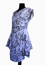 Load image into Gallery viewer, VeNove Blue tulip tunic dress tiny flowers