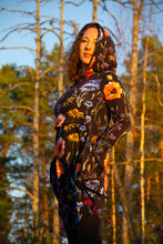 Load image into Gallery viewer, VeNove Tulip tunic hoodie dress black meadow