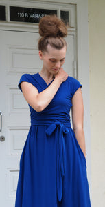 VeNove Blue wrap dress with kimono sleeves